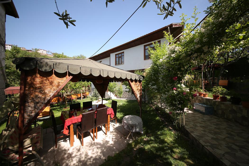 Emiroğlu Konak