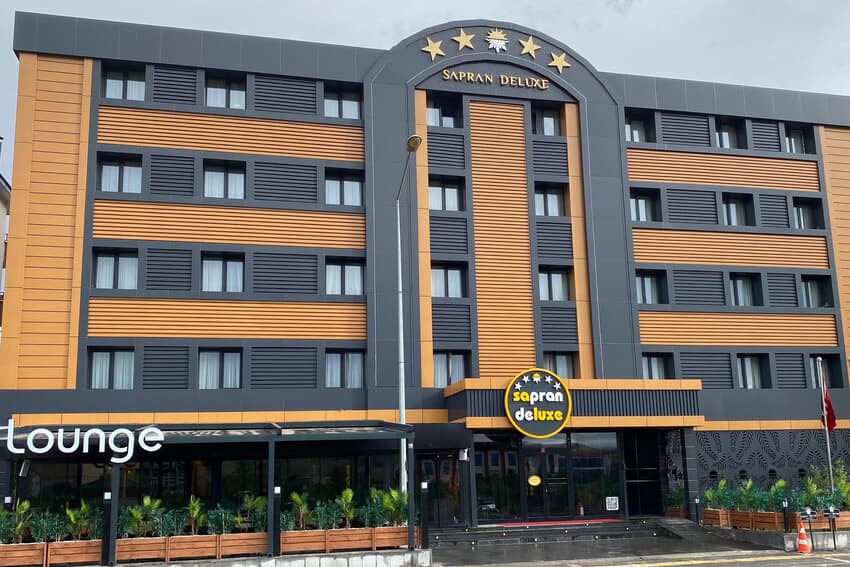 Sapran Deluxe Hotel