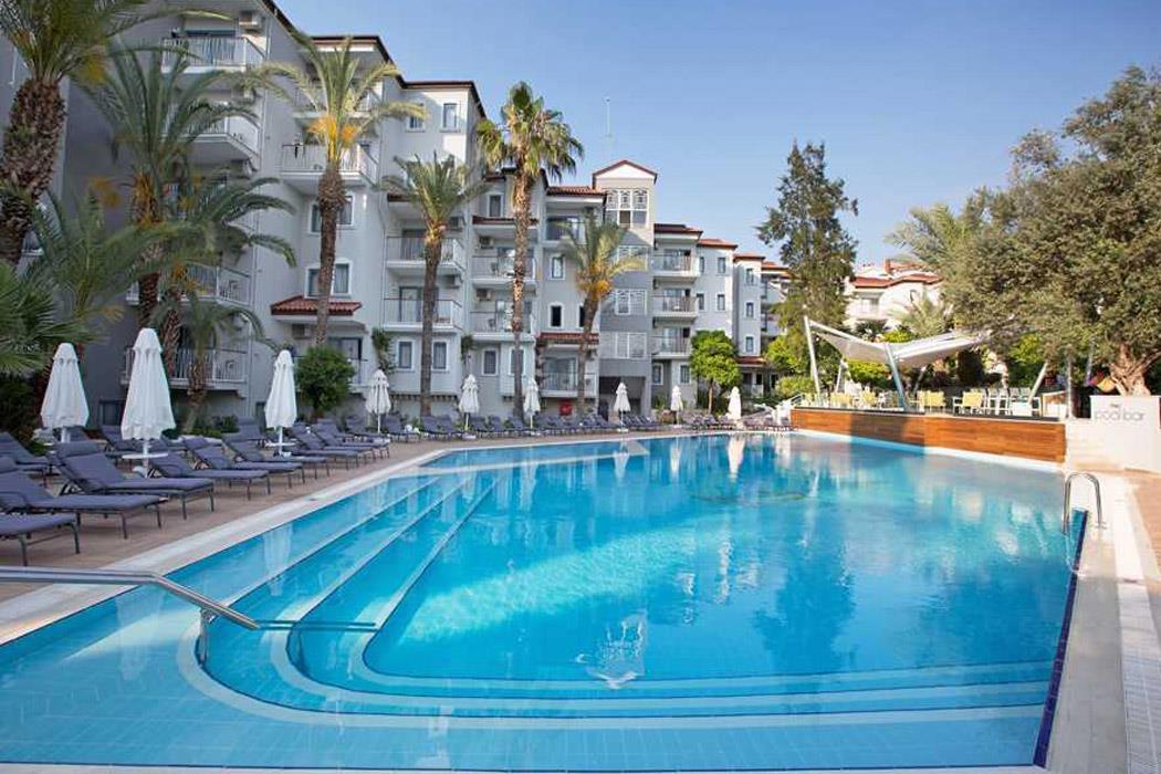 Paloma Marina Suites