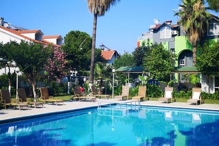 Anita Kemer Noch Hotel