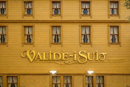 Valide İ Suit