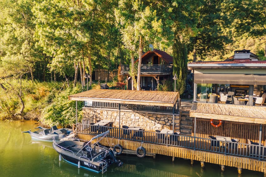 Antik River House