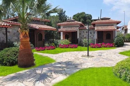 Royal Nas Resort Hotel Bungalow