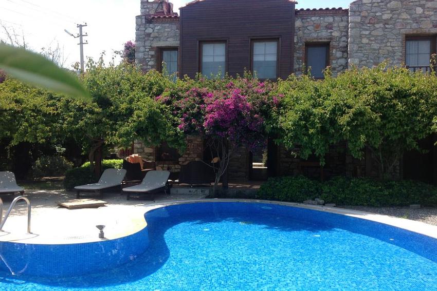 Luna Begonvil Taş Evler