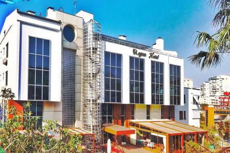 Regna Hotel