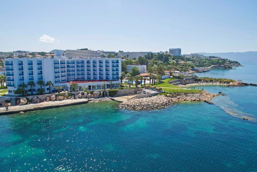 Le Bleu Hotel Resort