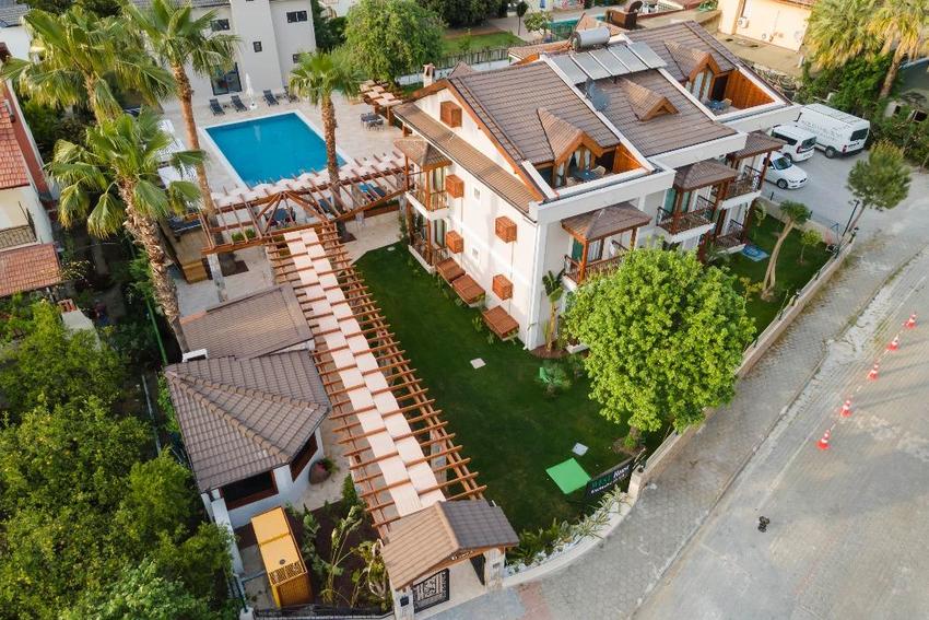 West House Exclusive Hotel