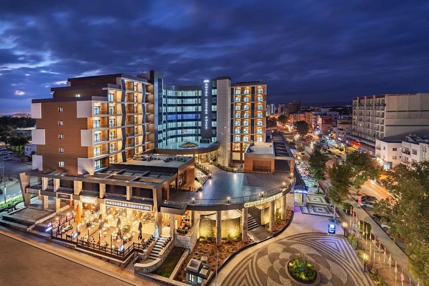 Novel Centre Point Hotel