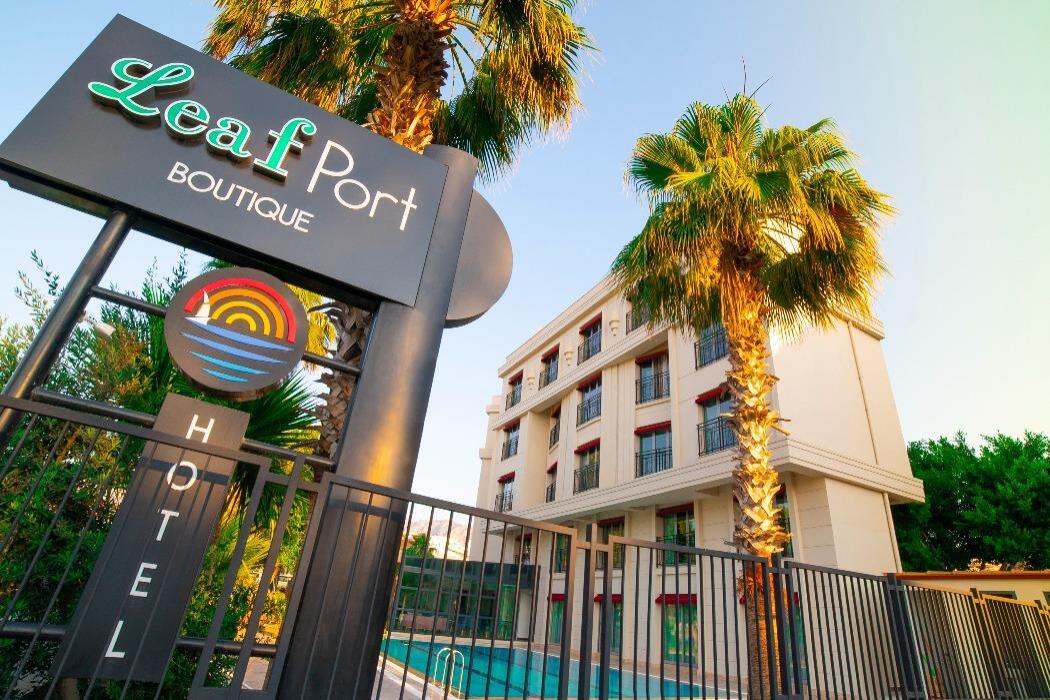 Leaf Port Hotel