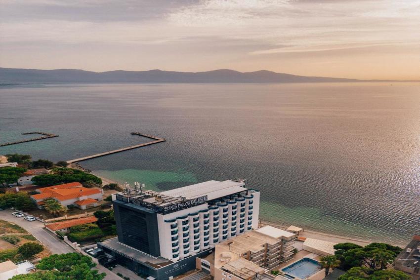 Signature Blue Resort