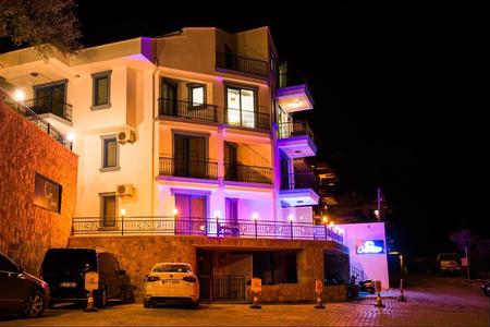 Carpe Diem Suit Hotel