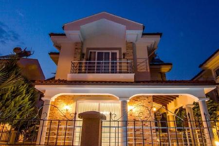 Lighthouse Lilia Villa