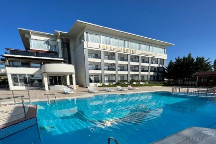 Lake Life By Business