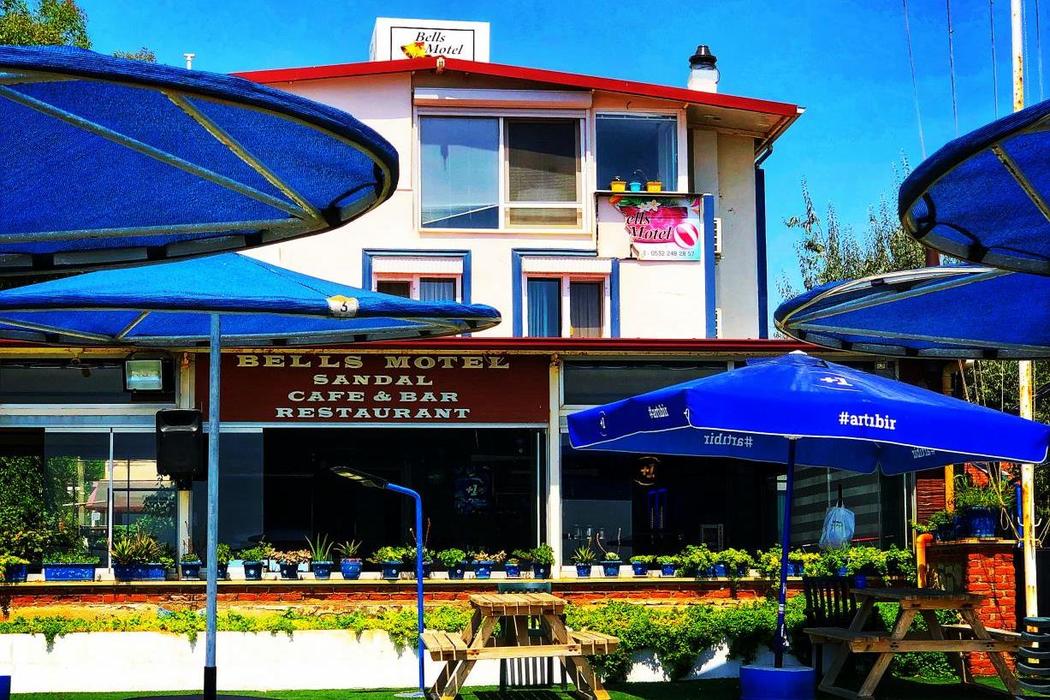 Bells Beach Hotel