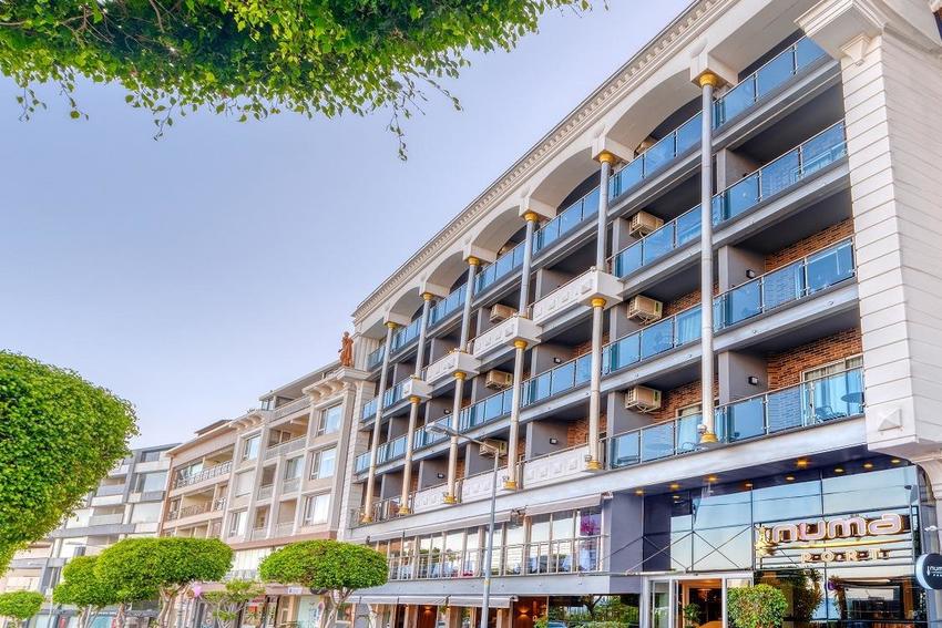 Numa Port Hotel