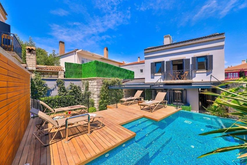 Pitoresk Alaçatı (+16 Adult Only)