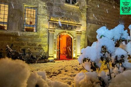 Larissa Cave Hotel