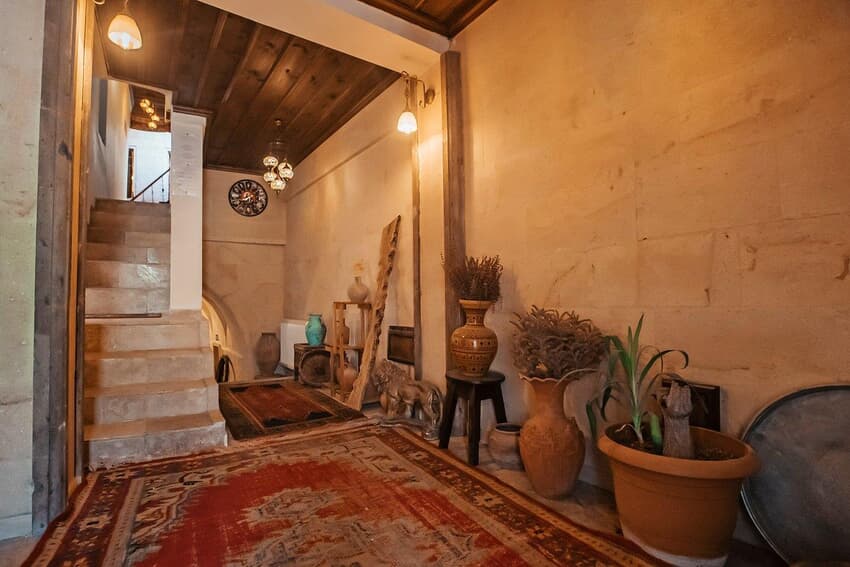 Larissa Cave Hotel