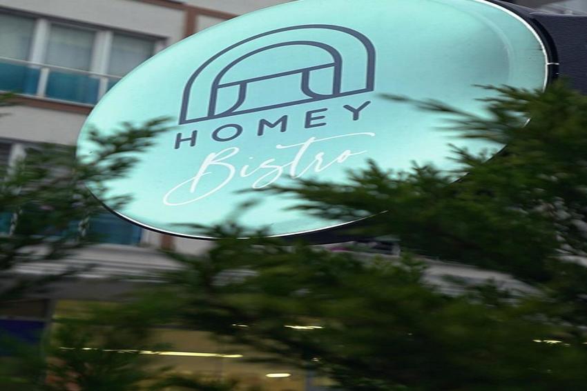 Homey Airport Hotel