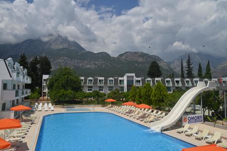 Omorfi Garden Resort Hotel