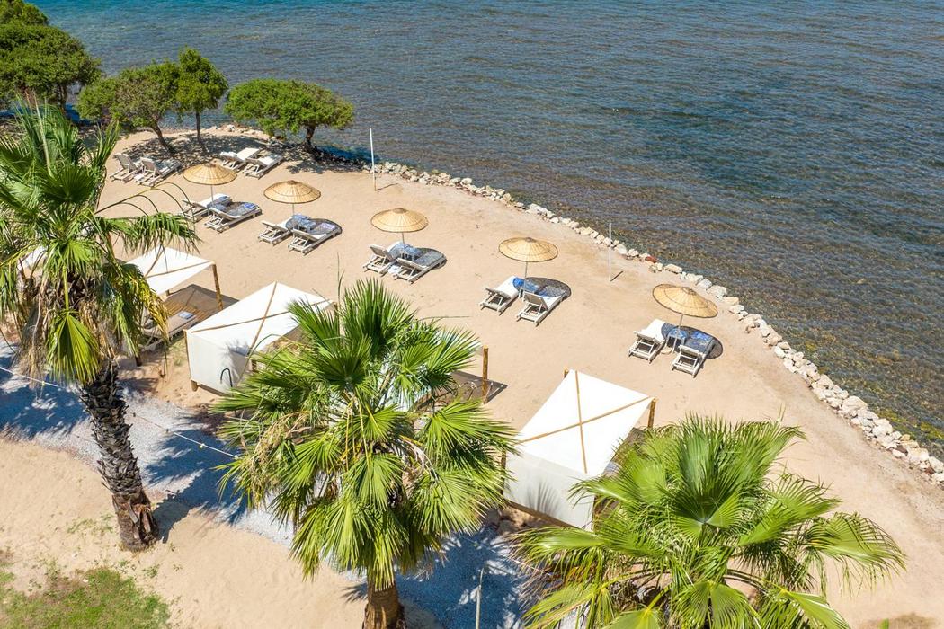 Chillos Beach