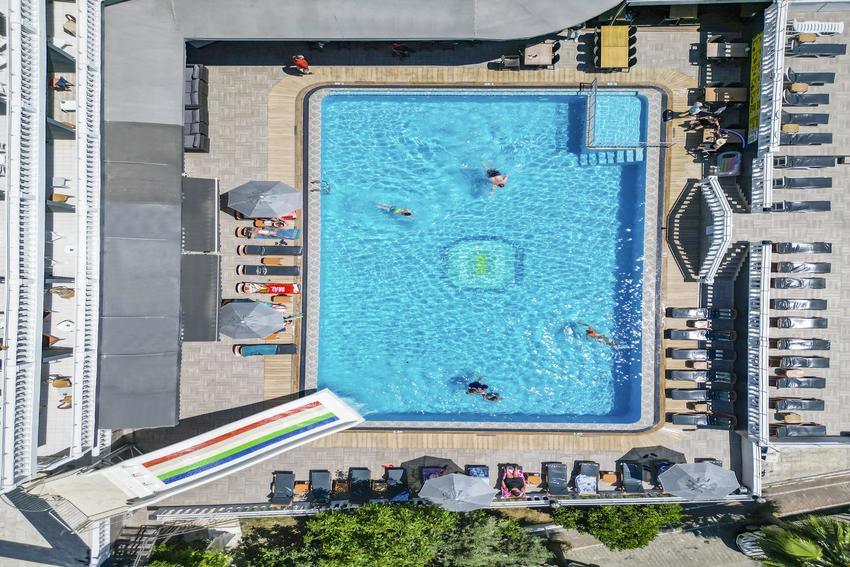 Mustis Royal Plaza Hotel