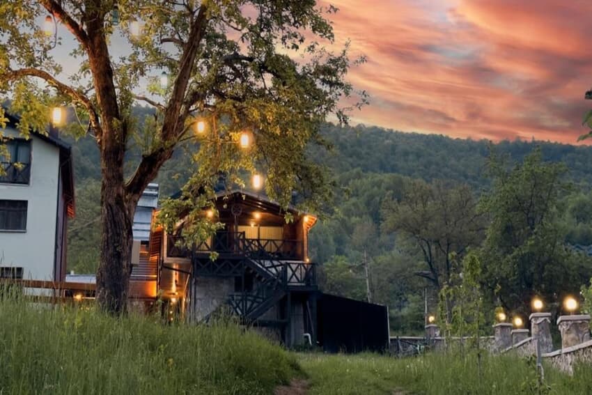 Abant Zümrüt Dağ Evi