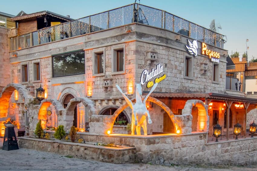 Pegasos Cave Suite Hotel