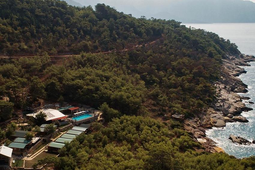 Rocas Roja Beach Hotel