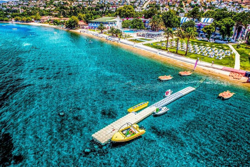 Regulus Beach Resort