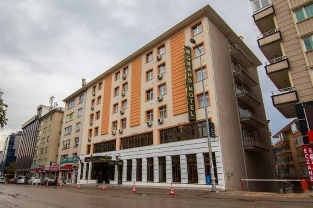 An Grand Hotel