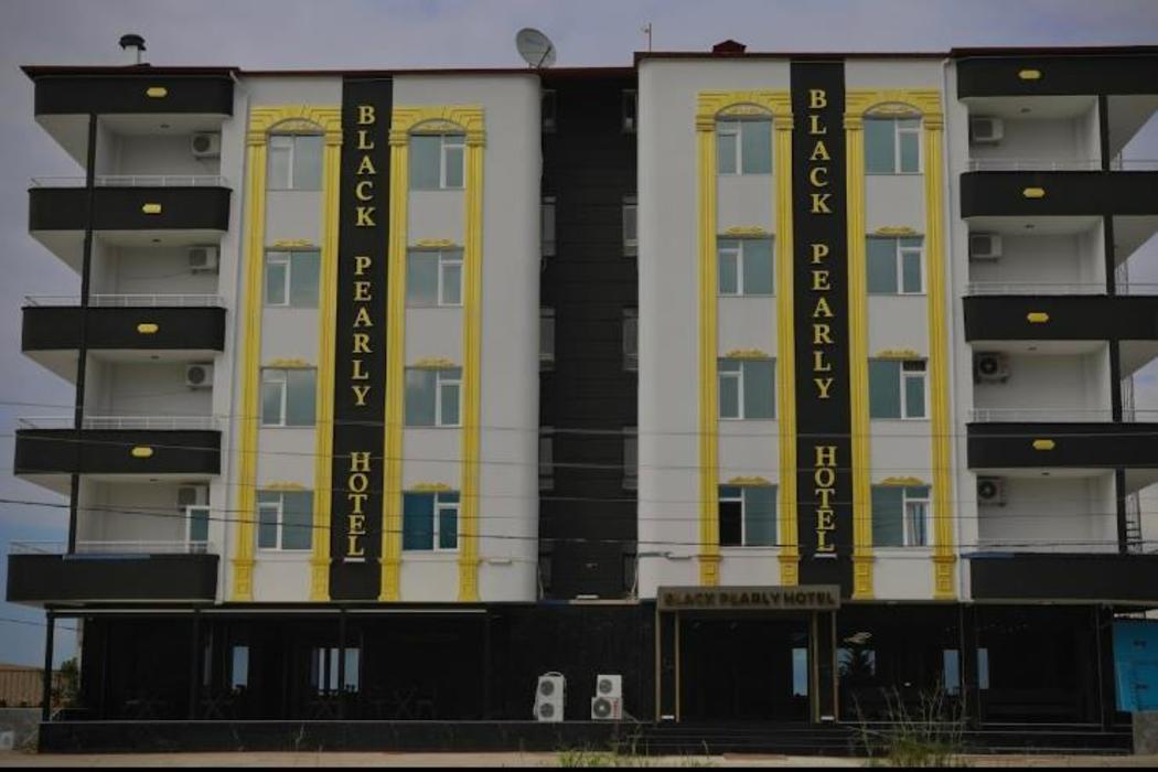 Black Pearly Hotel