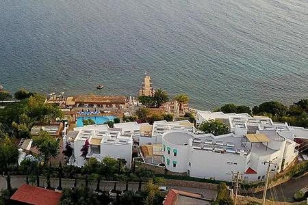 Moon Beach Hotel