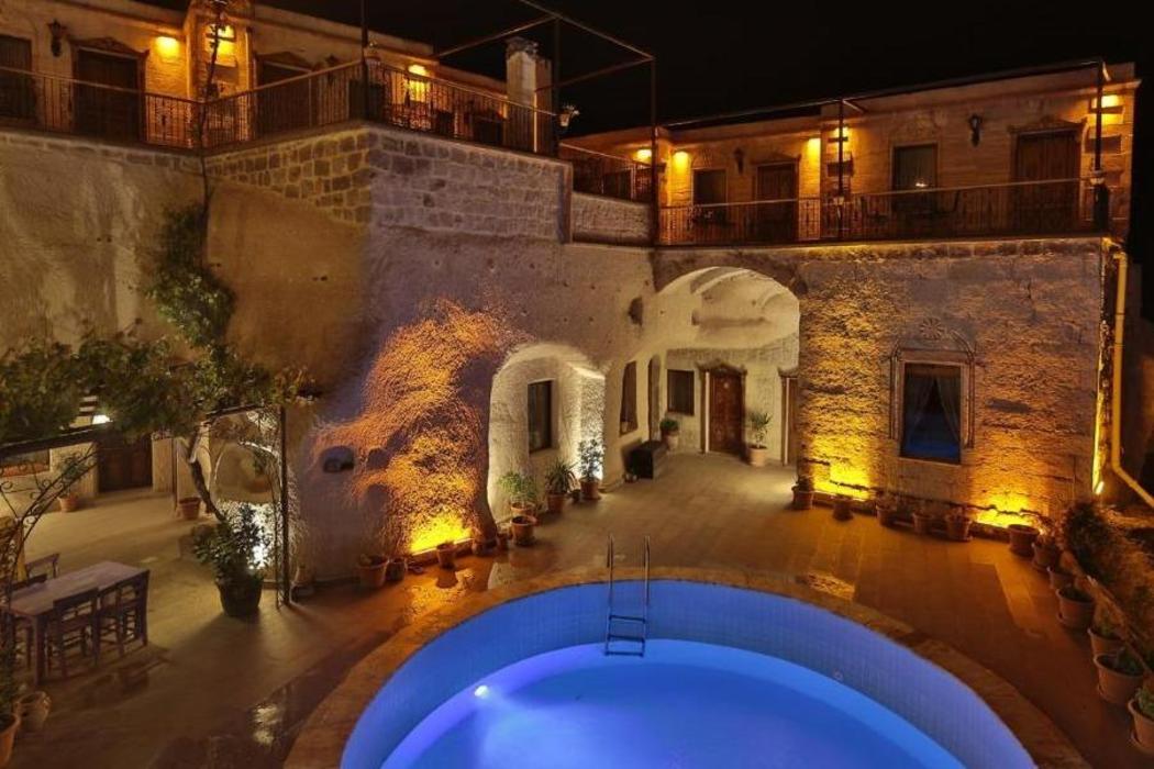 Hermes Cave Hotel