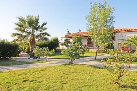 Karina Vineyard House