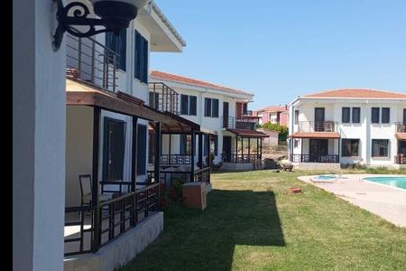 Kalanora Hotel