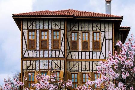 Meymune Valide Konağı