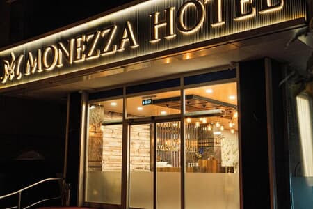 Monezza Hotel