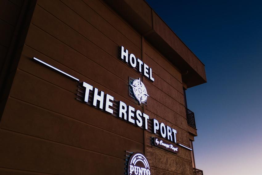 The Rest Port Hotel
