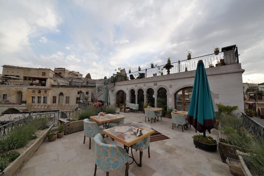 Caftan Cave Suites