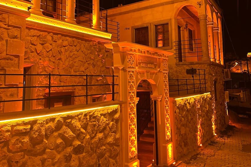 Zümrütü Anka Cave