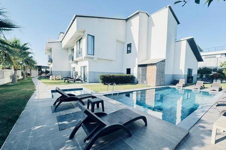 Side Mira Palace Side Mira Palace