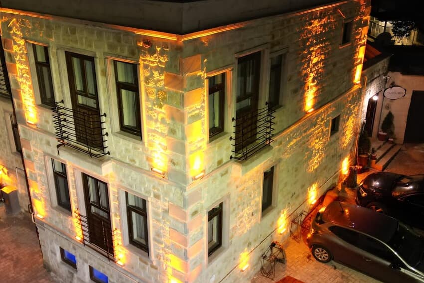 Cappatria Cave House