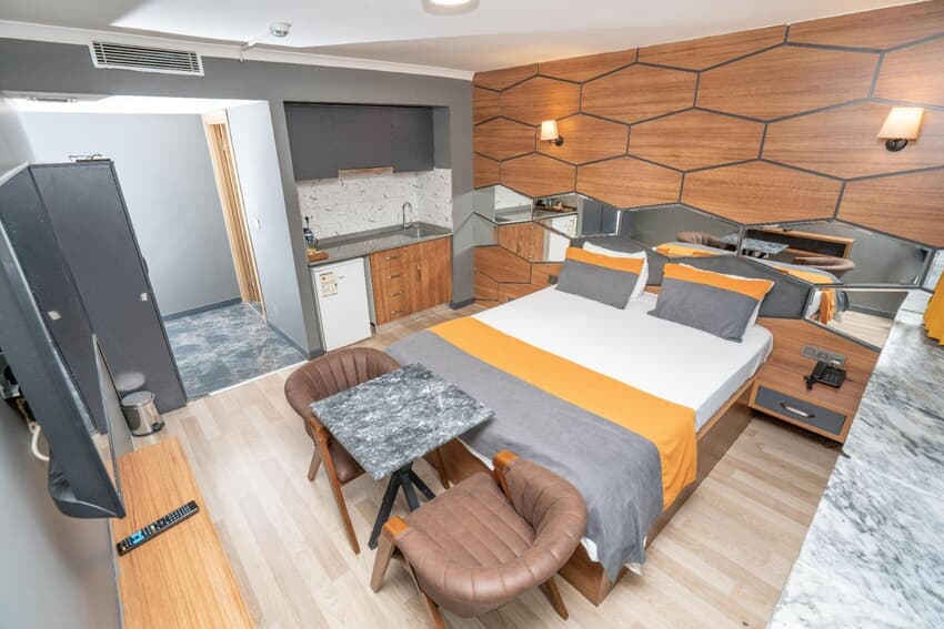 216 Fb Suite