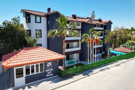 Meryam Suit Deluxe Meryam Suit Deluxe