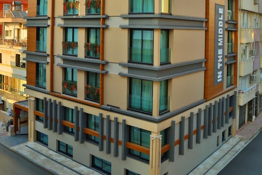 İn The Middle Otel