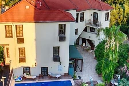 Deja Vu Boutique Hotel (+16)