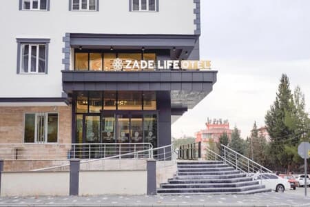 Zade Life