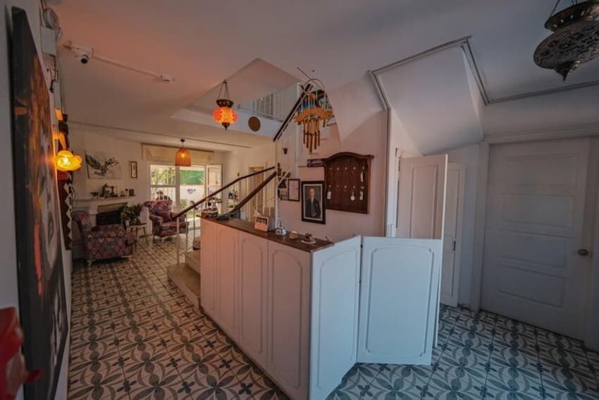 Mor Salkım Konağı