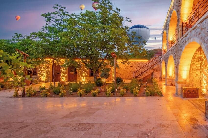 Kapadokya Çavuşin Stone House